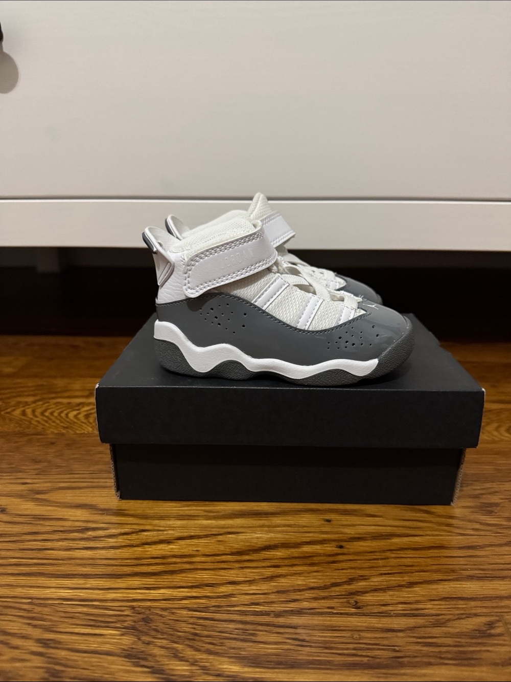 Jordan 6 Rings (TD) Toddler High-Top Sneakers in White and Cool Grey Size 6C